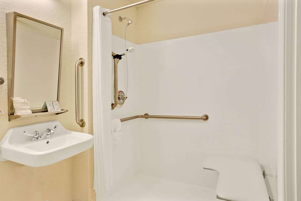 Microtel Inn & Suites By Wyndham Bryson City - photo 6