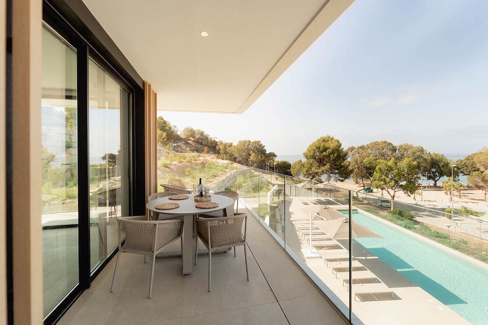Pure Sea Apartments — 4-Star Luxury Hotel in Villajoyosa, Spain