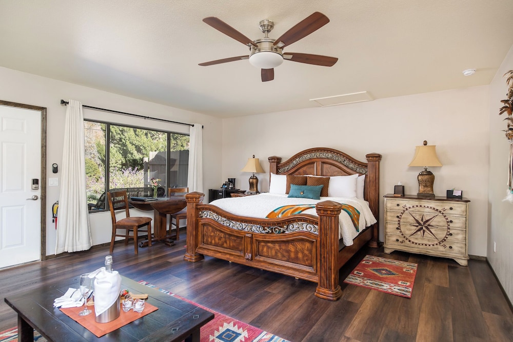 Whispering Creek Bed & Breakfast - photo 3