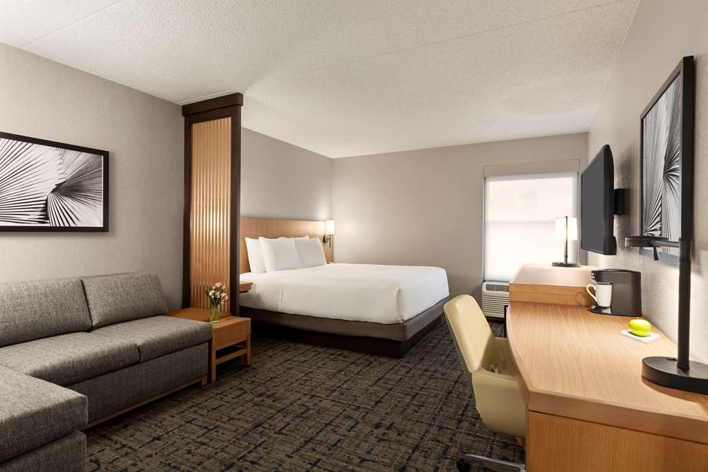 Hyatt Place Tucson Central - photo 17