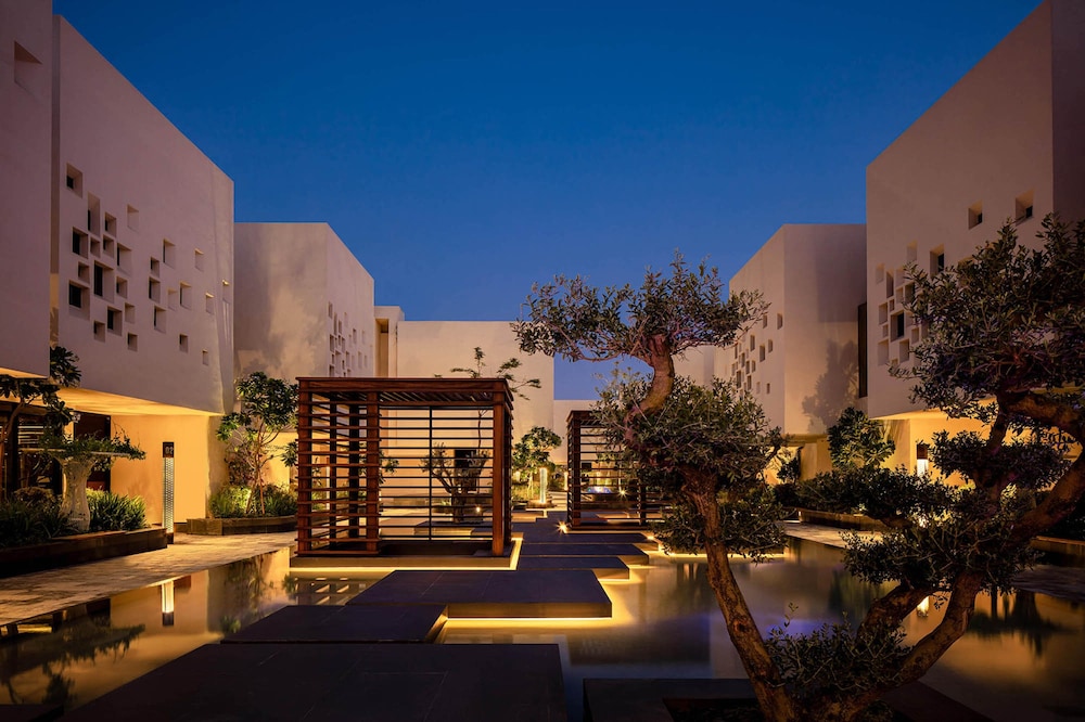 The Biltmore Hotel Villas Dubai — 5-Star Luxury Hotel in Dubai, United Arab Emirates