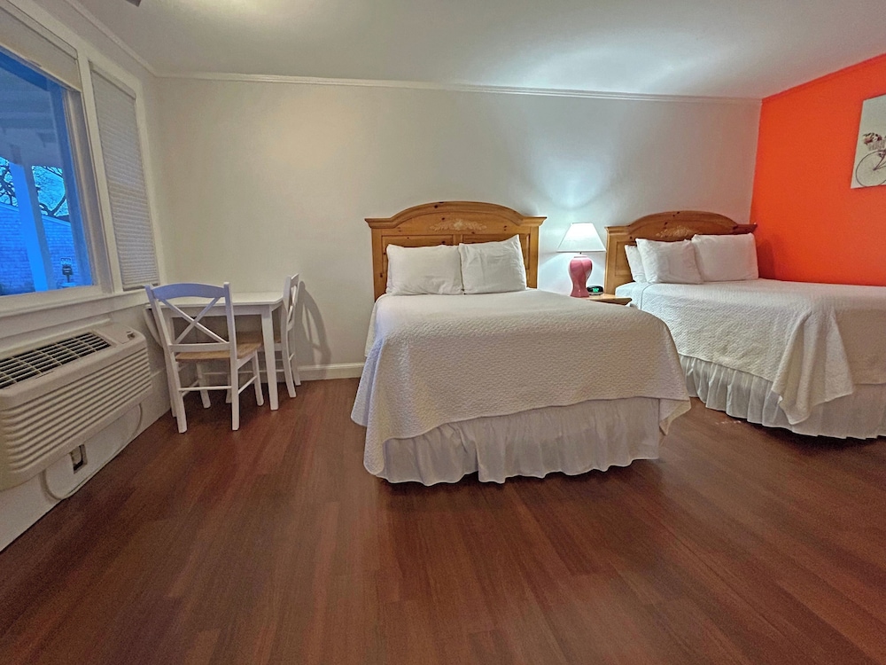 The Island Inn on Martha's Vineyard - photo 15
