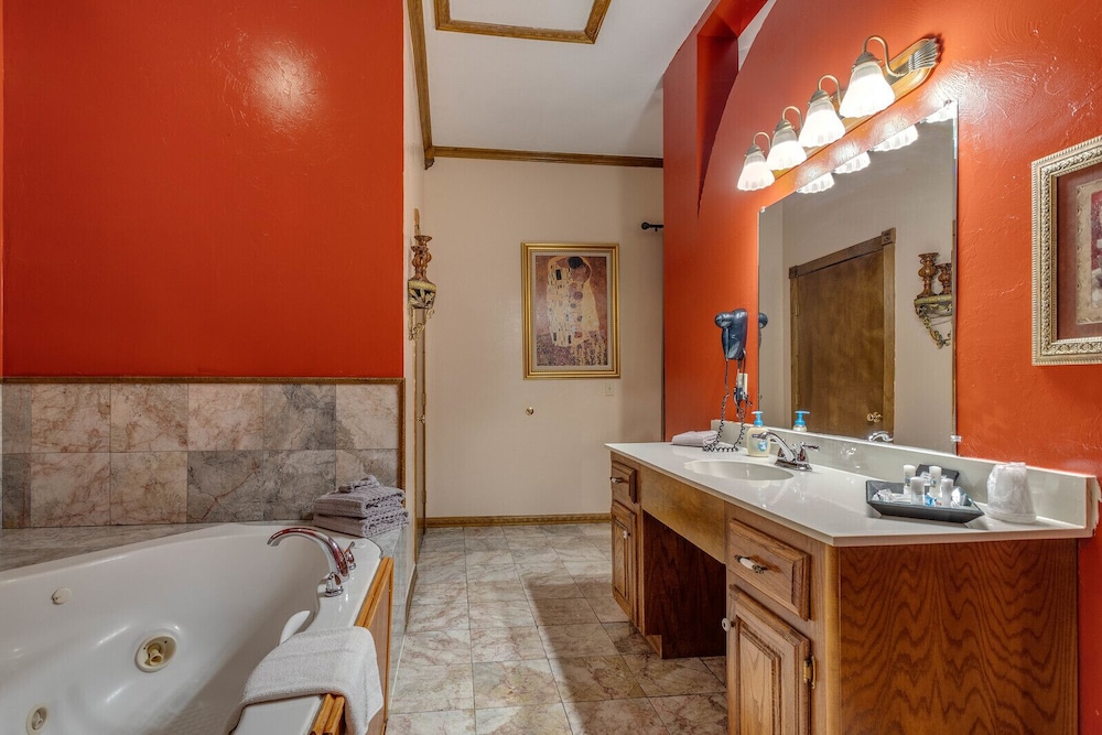 The Whispering Pines Inn Bed & Breakfast - photo 42
