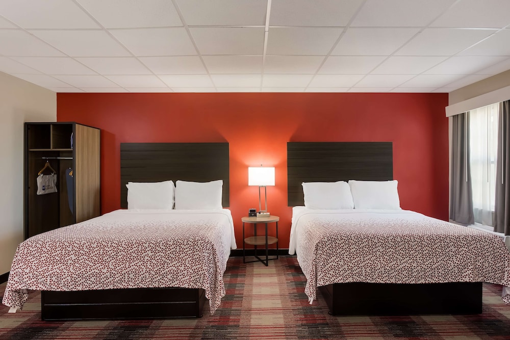 SureStay Hotel by Best Western Higginsville - photo 14