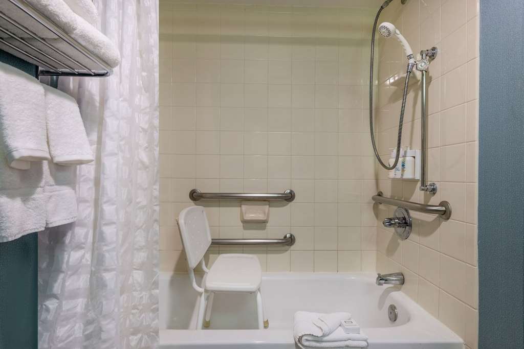 Wyndham Garden Kansas City Airport - photo 17