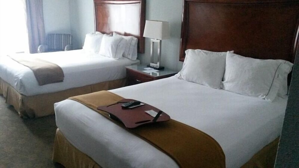 Holiday Inn Express & Suites Lufkin South by IHG - photo 12