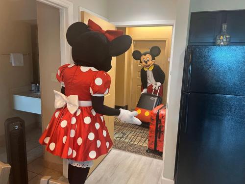 3 beds DisneyFree Shuttle — 4-Star Luxury Hotel in Orlando, United States