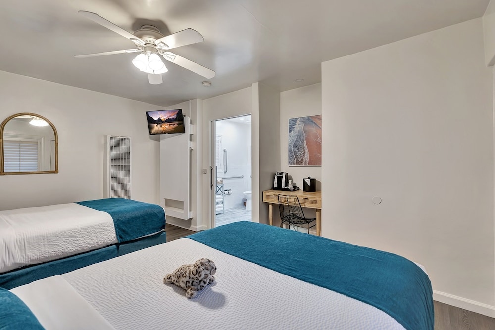 Santa Monica Hotel - photo 19