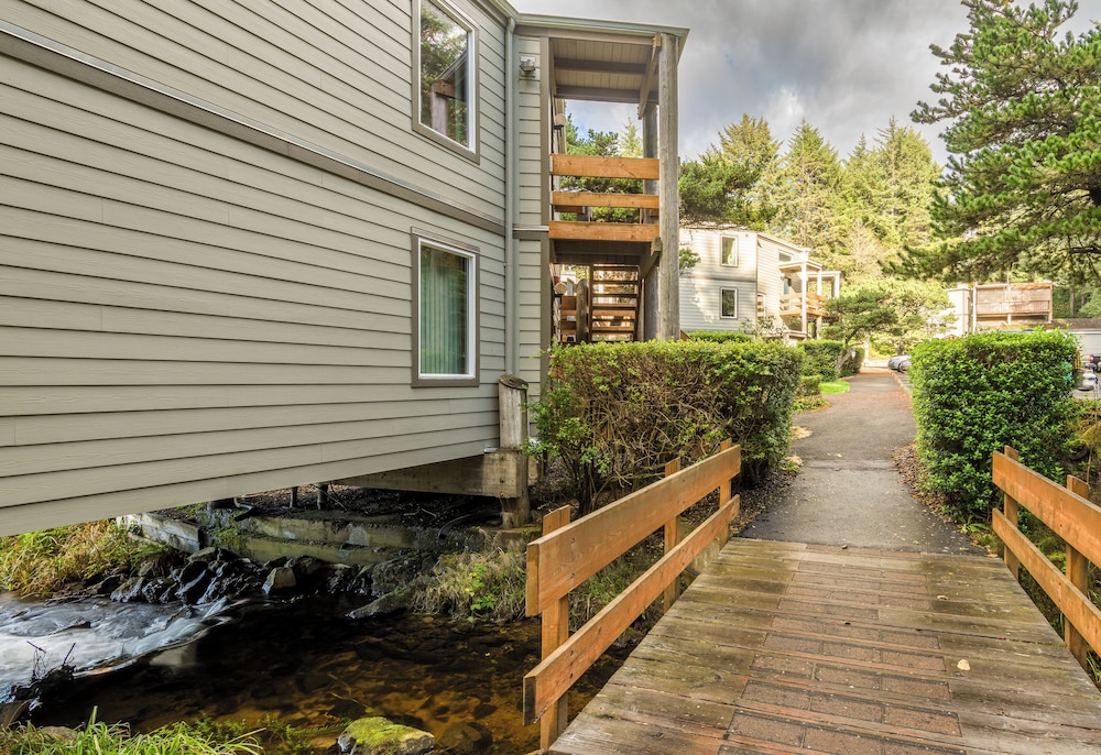 Little Creek Cove Beachfront Resort - photo 95