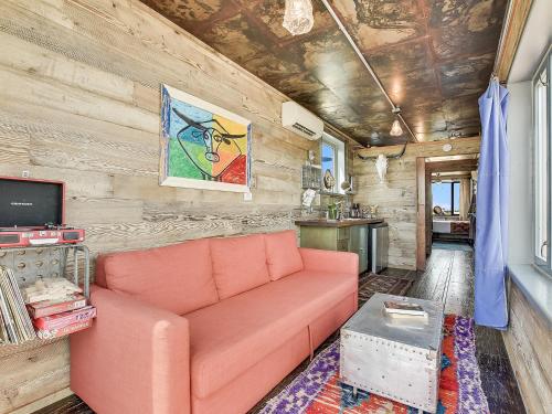 Flophouze Shipping Container Hotel - photo 7