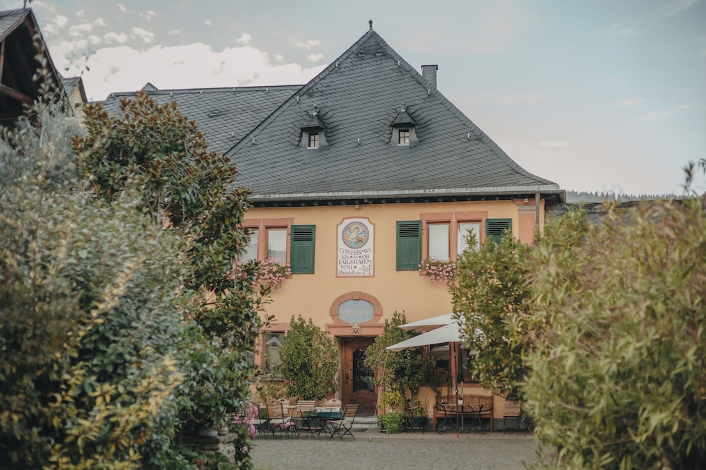 Bio Weingut Staffelter Hof in Krov, Germany