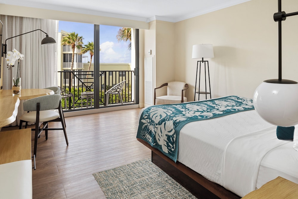 Opal Grand Oceanfront Resort & Spa - photo 8