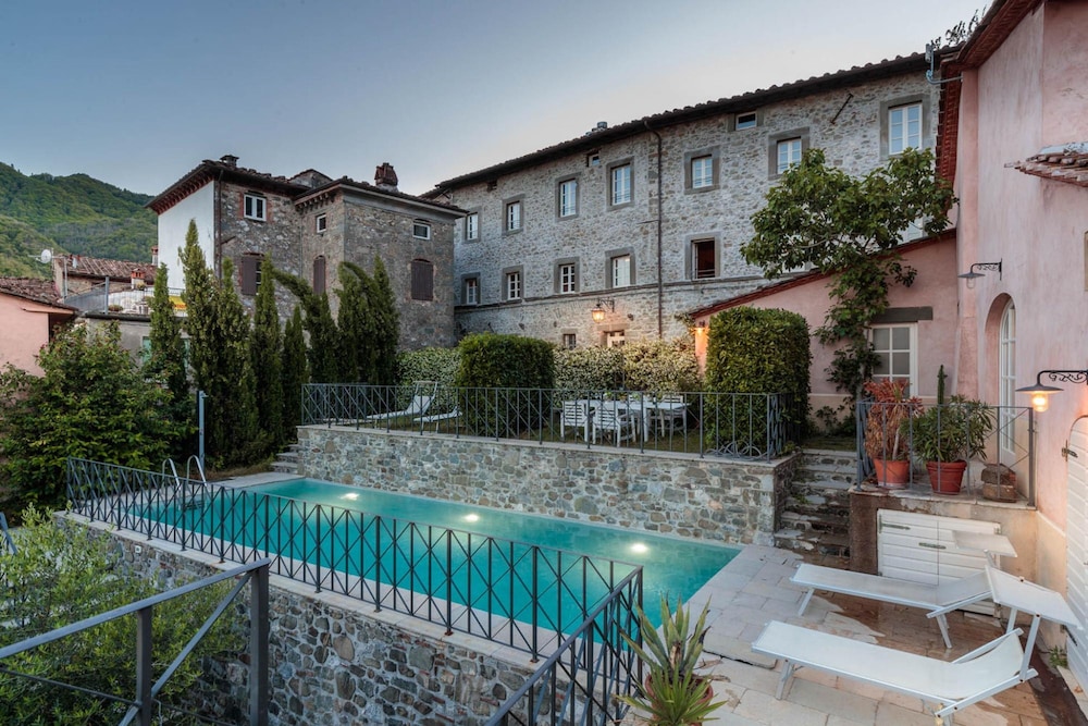 Palazzo Giusti in Pescaglia — hotel in Pescaglia