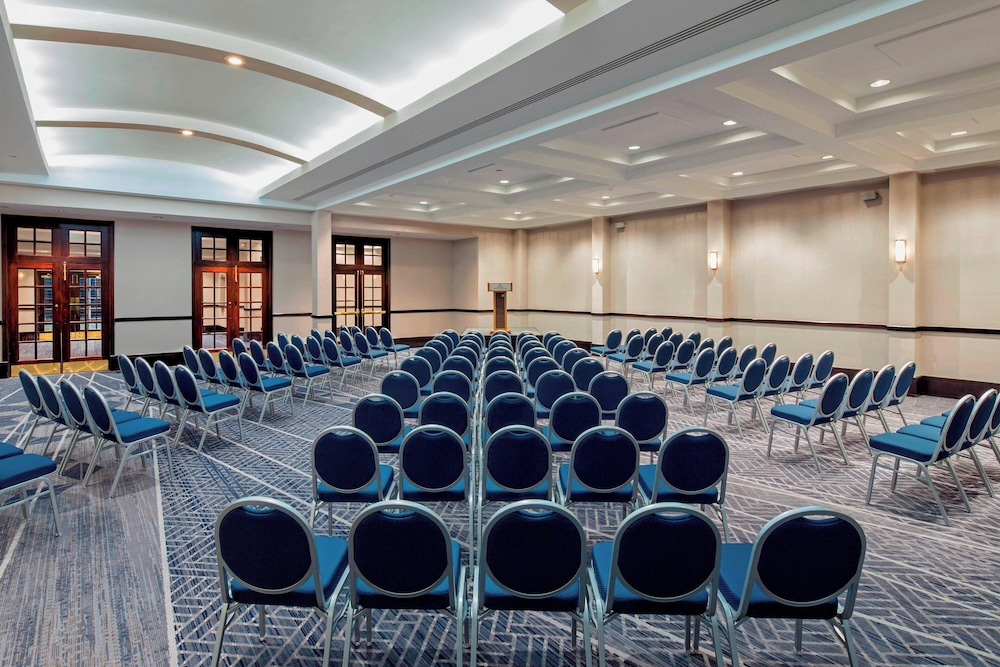 Sheraton Norfolk Waterside Hotel - photo 47