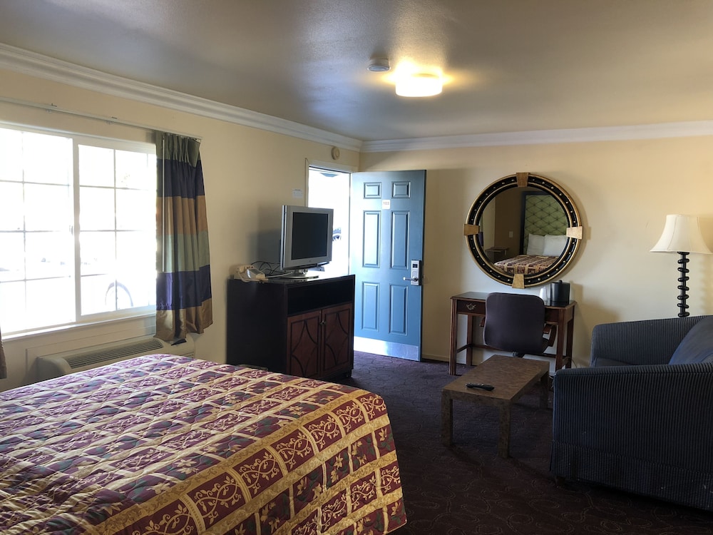 Lamplighter Motel - photo 34