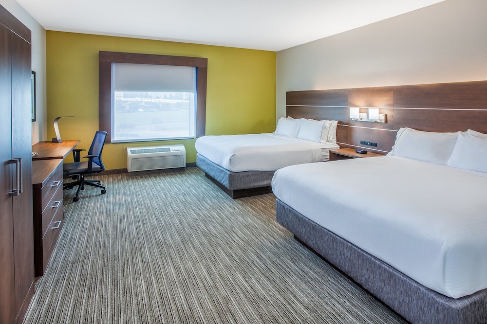 Holiday Inn Express & Suites Texarkana by IHG - photo 13