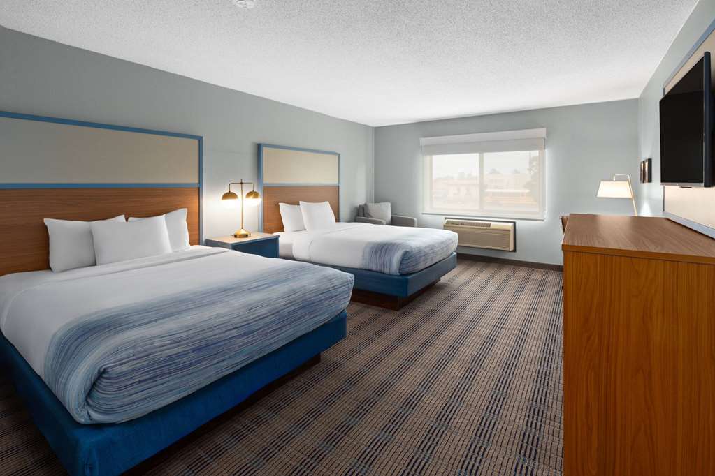 AmericInn by Wyndham North Branch - photo 17