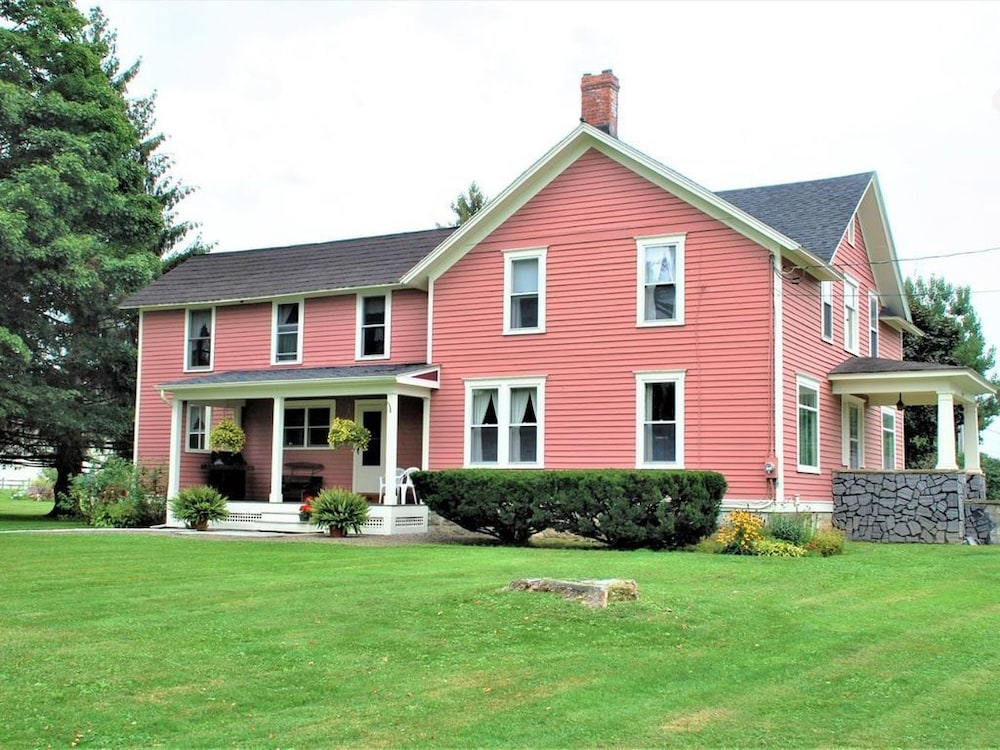 Apple Villa Cooperstown VR — 4-Star Luxury Hotel in Cooperstown, United States