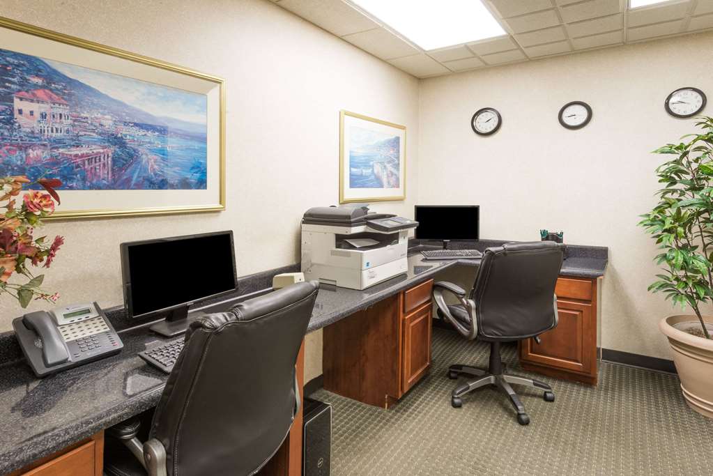 Wingate by Wyndham Indianapolis Airport Rockville Rd. - photo 43