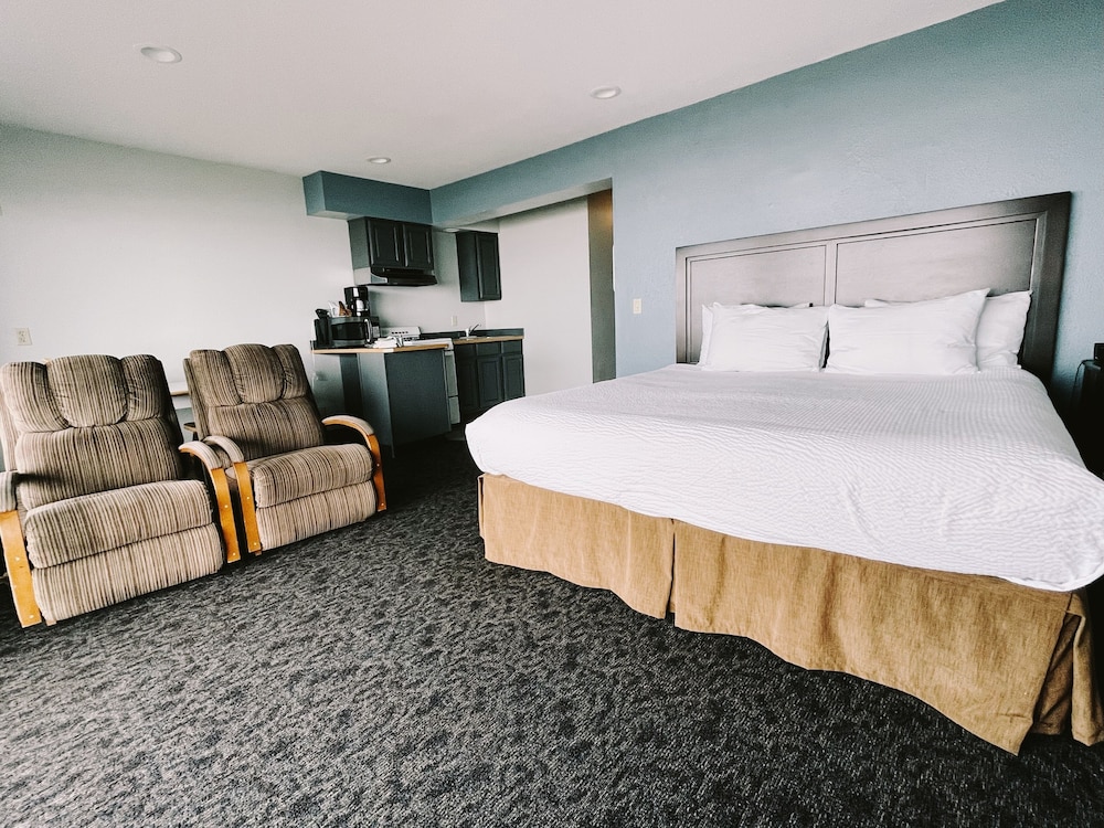 The Sandcastle Beachfront Hotel - photo 41