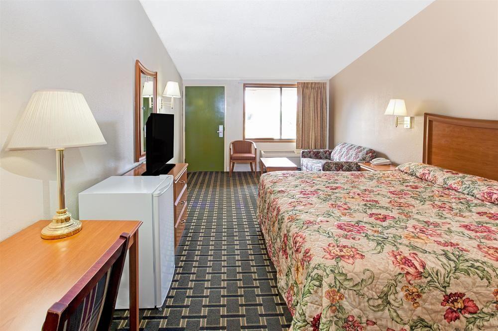 Knights Inn Cartersville - photo 19