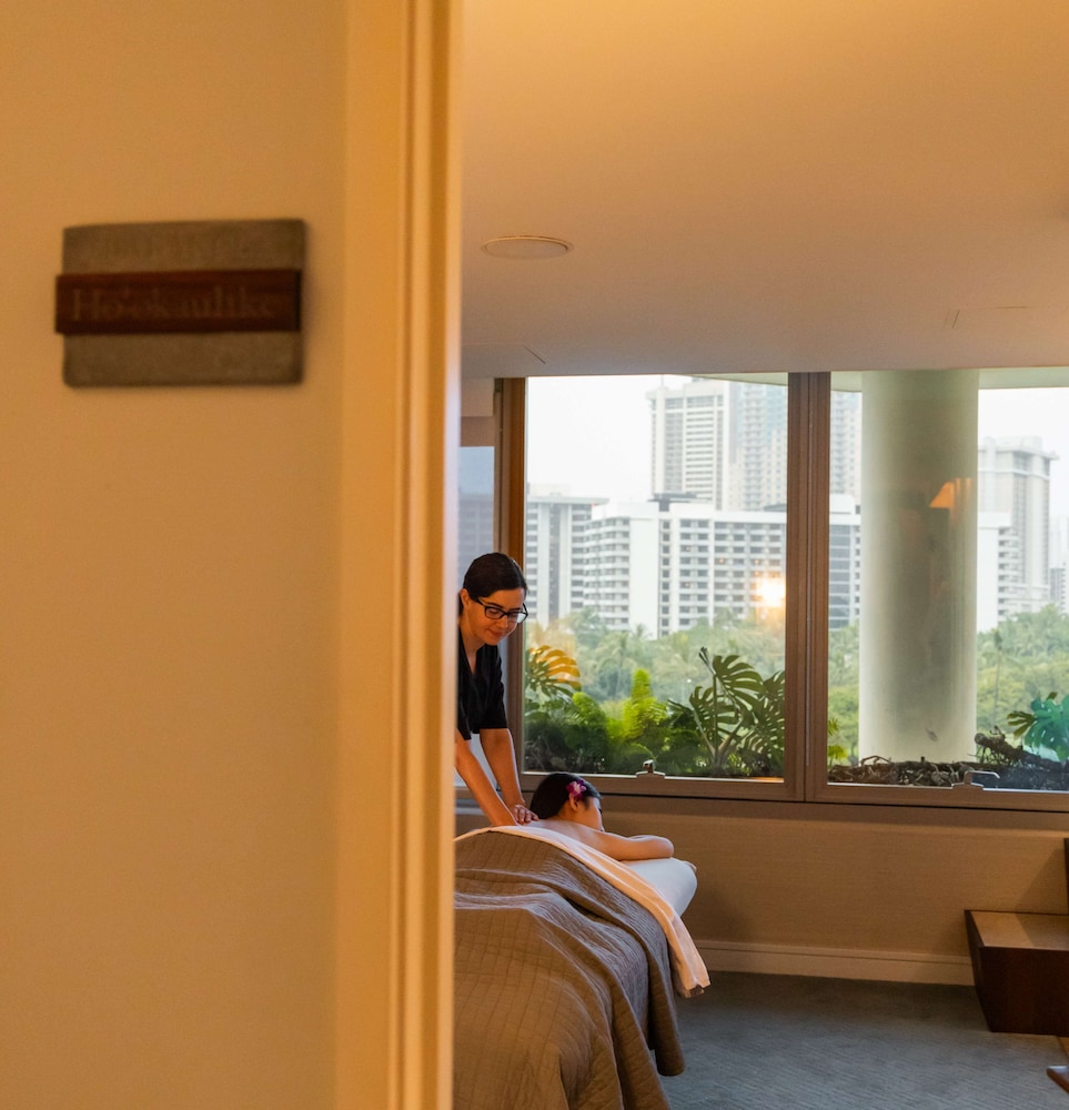 Ka Laʻi Waikiki Beach LXR Hotels & Resorts - photo 113