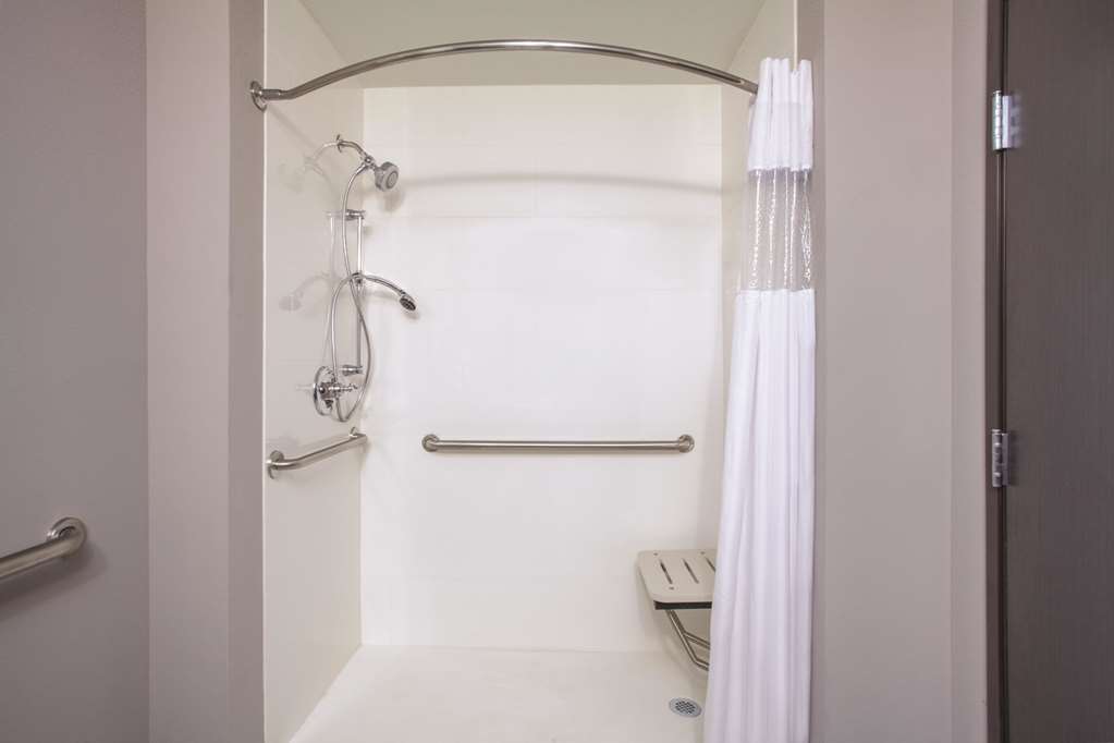 La Quinta Inn & Suites by Wyndham Cullman - photo 20