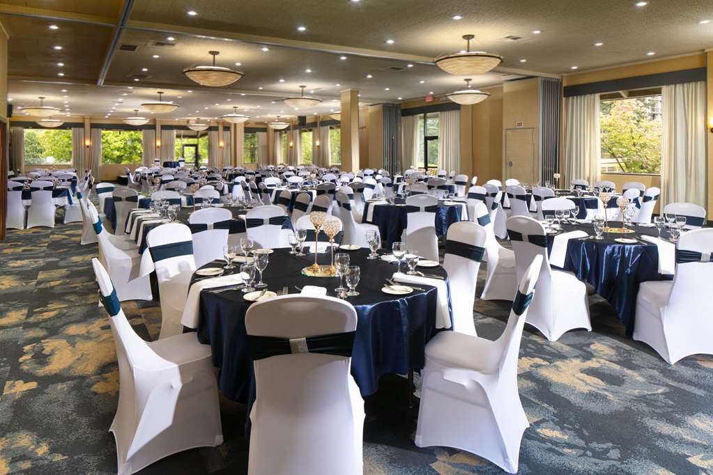 Red Lion Hotel Bellevue - photo 50
