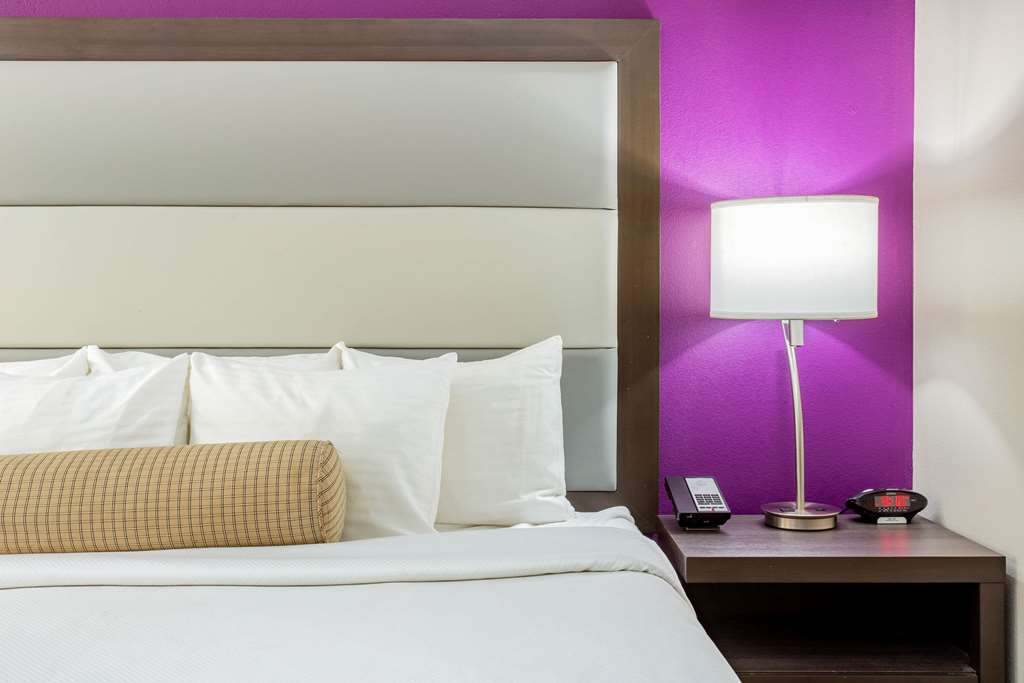 La Quinta Inn & Suites by Wyndham Springfield IL - photo 30