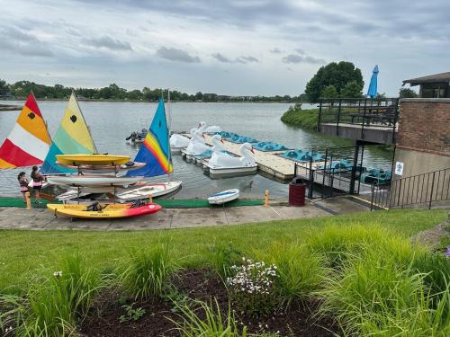 House in the Park 5 Min from O'Hare — 4-Star Luxury Hotel in Des Plaines, United States
