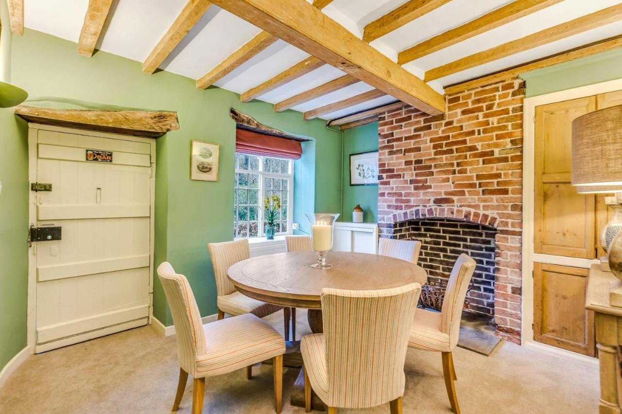 Brand Hill Cottage with Hot Tub — 4-Star Luxury Hotel in Loughborough, United Kingdom