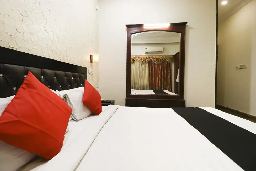 Hotel Shiraaz 2 — hotel in Kalka