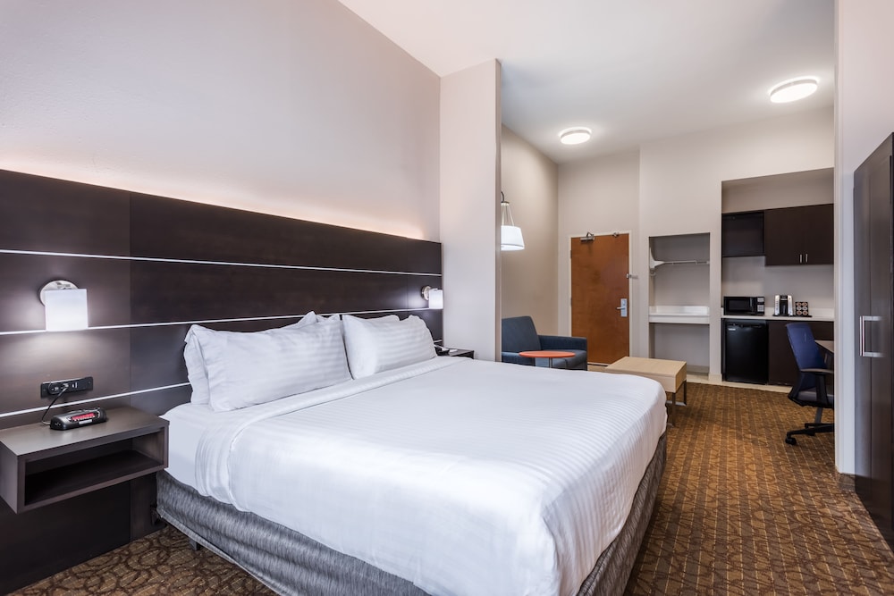Holiday Inn Express Hotel & Suites Bremen - photo 13