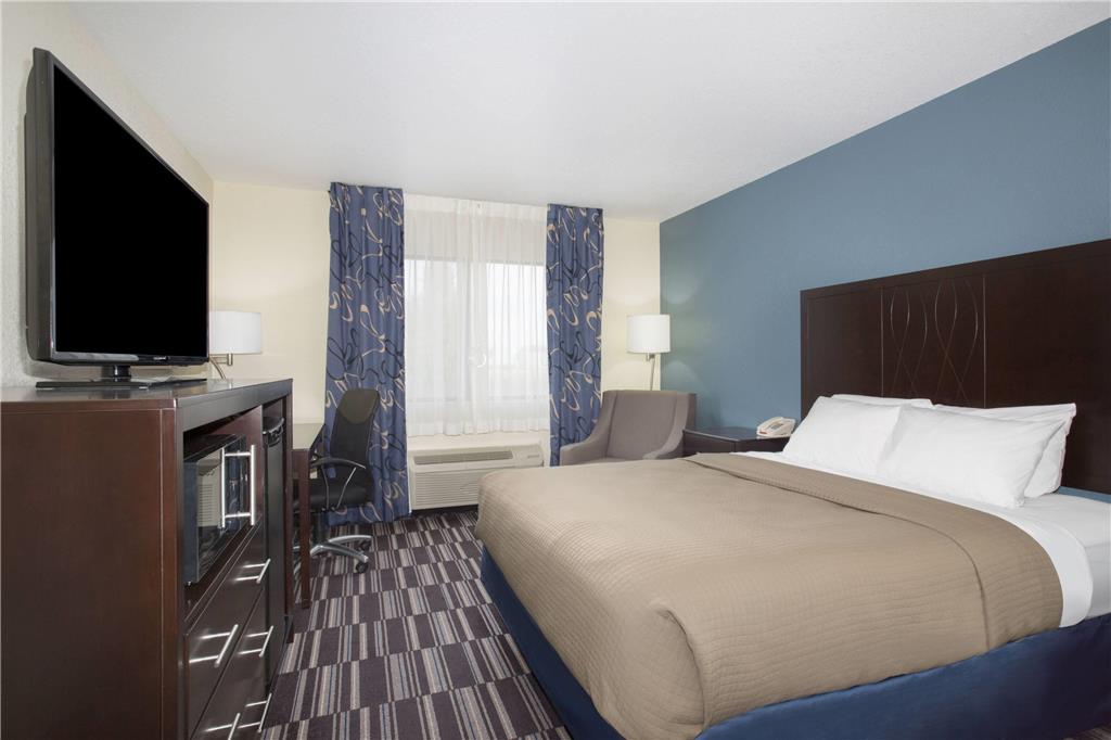 AmericInn by Wyndham Mount Pleasant - photo 11