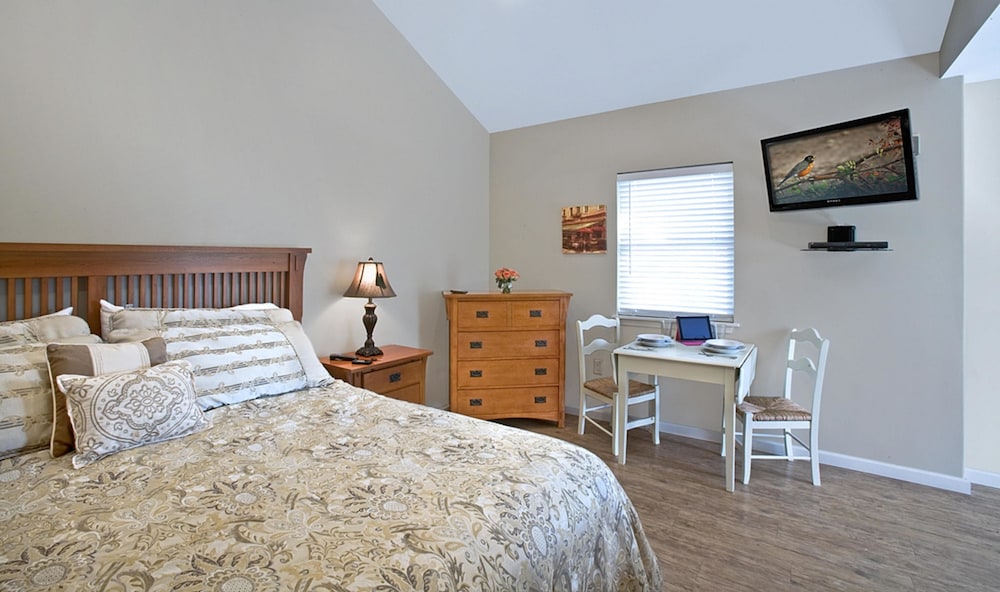 Blanco Riverside Cottages & RV - photo 7