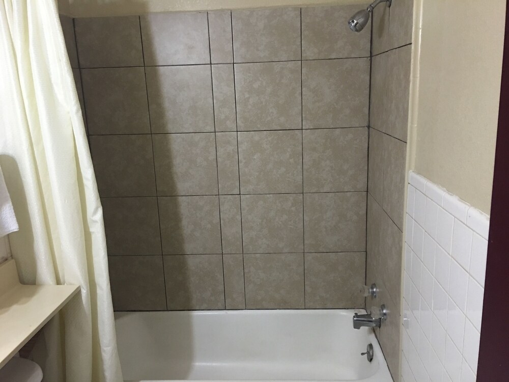 Best Value Inn Motel Sandusky - photo 52
