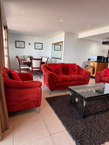 Accommodation Front Comfy 3 Bedroom with Ocean views — 4-Star Luxury Hotel in Durban, South Africa