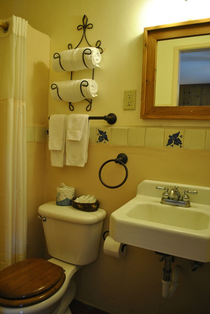 The Maverick Inn - photo 15