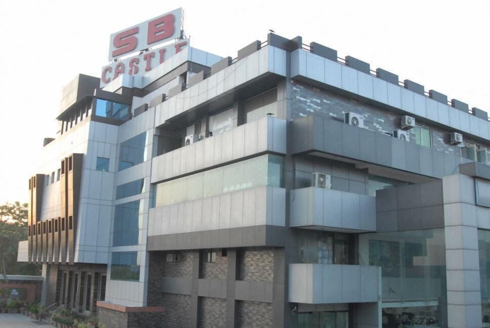 Hotel SB Castle in Kanpur, India