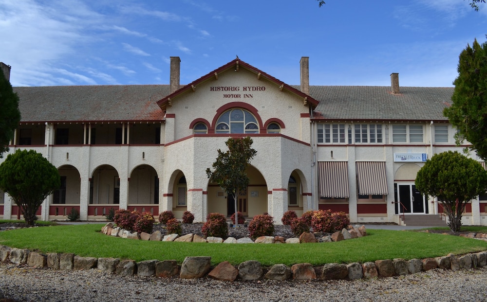 Historic Hydro Motor Inn