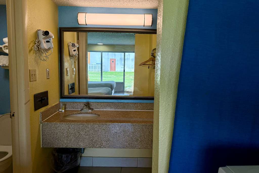 Days Inn by Wyndham Ruther Glen Kings Dominion Area - photo 10