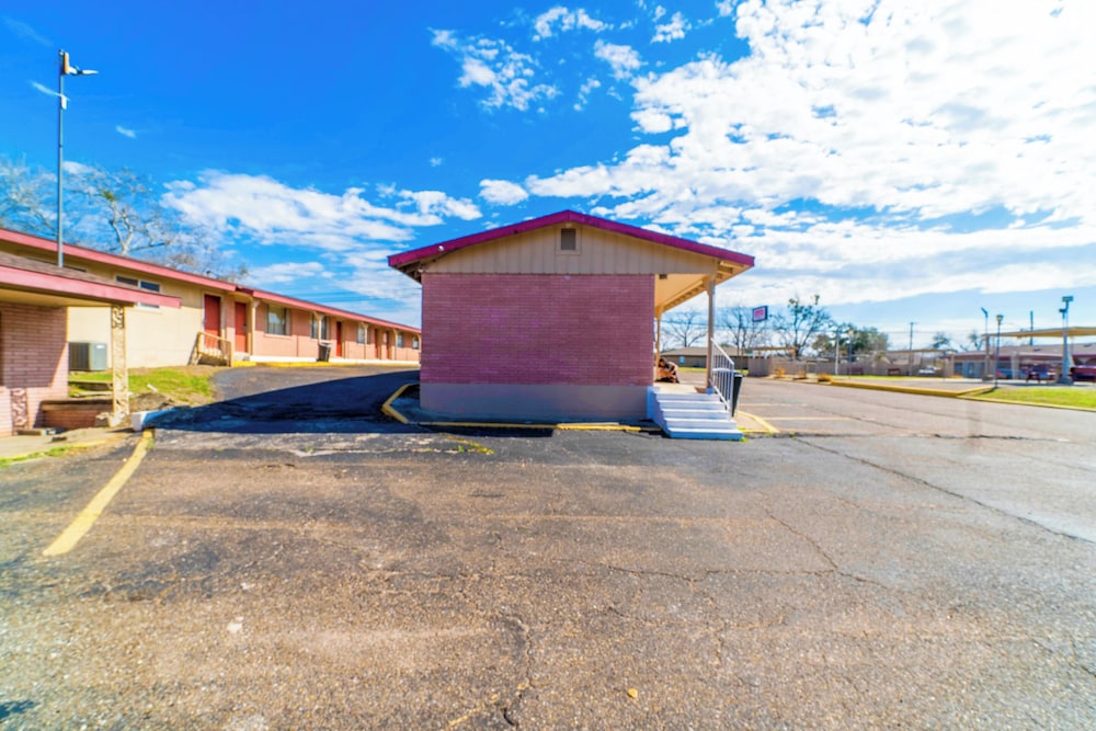 Oyo Hotel Beeville Us 181 - photo 94