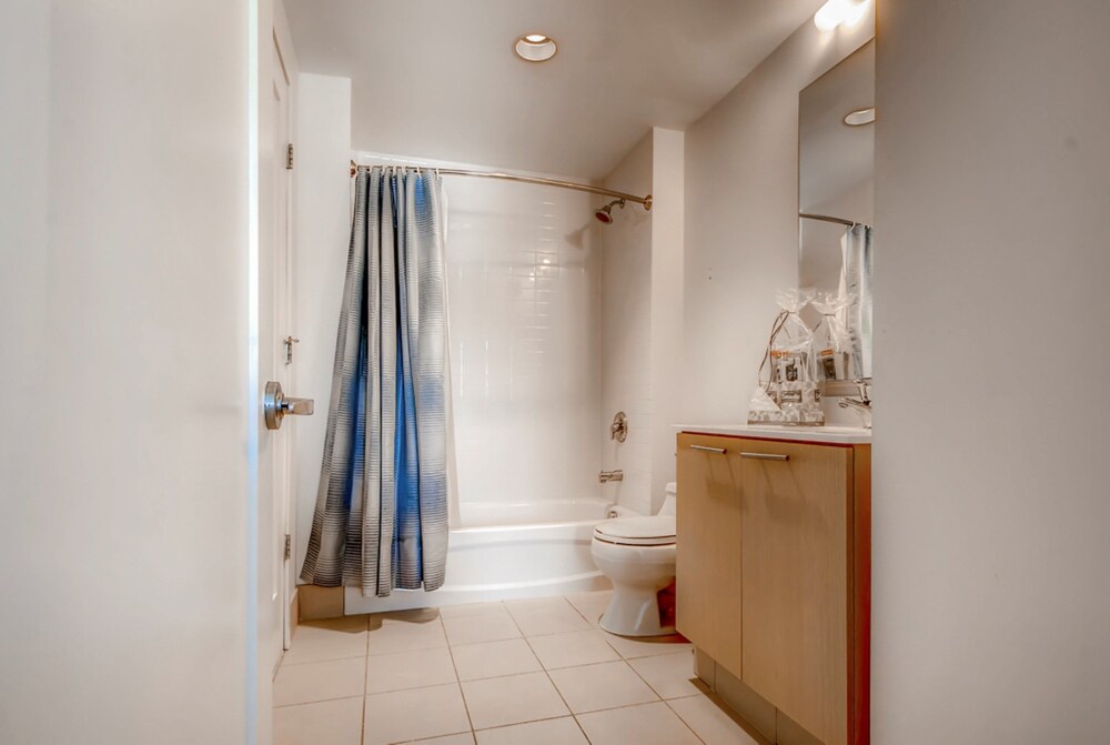 Global Luxury Suites at Kendall Square - photo 33