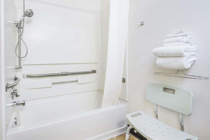 Coratel Inn and Suites by Jasper Stillwater - photo 8