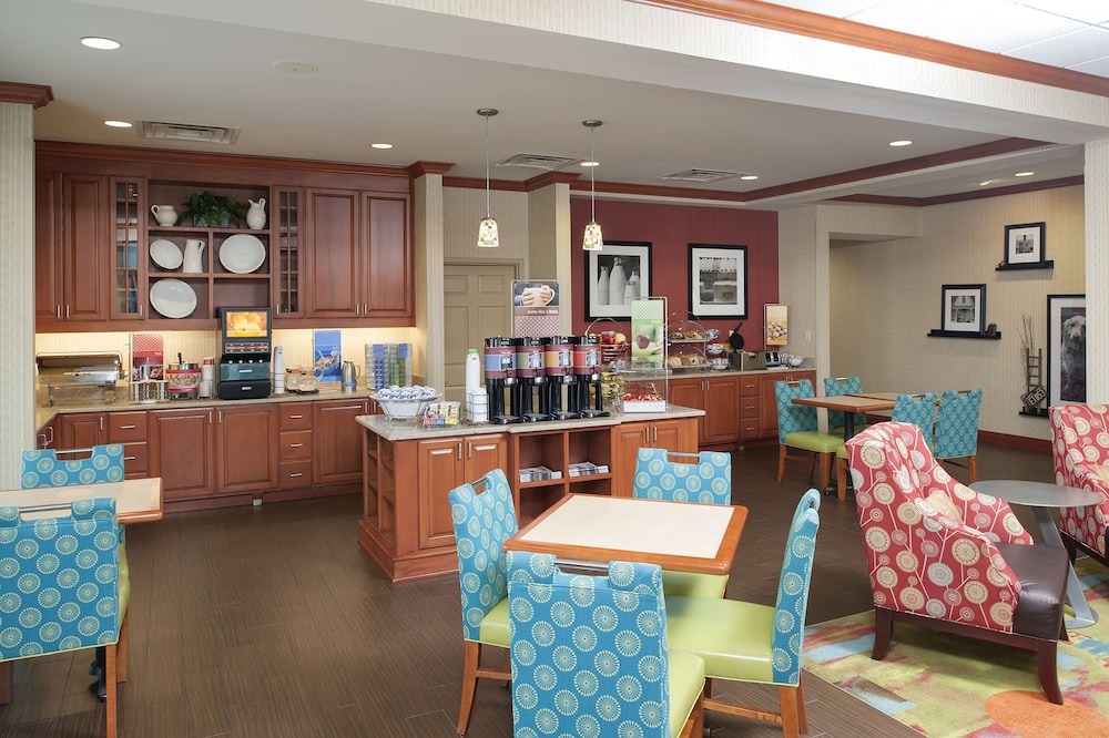 Hampton Inn Jacksonville - photo 17