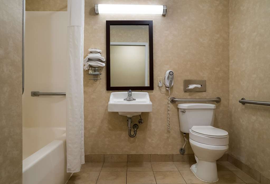 Quality Inn Grand Blanc Flint South - photo 17