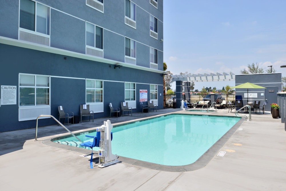 Holiday Inn Express & Suites Loma Linda San Bernardino S an IHG Hotel - photo 2