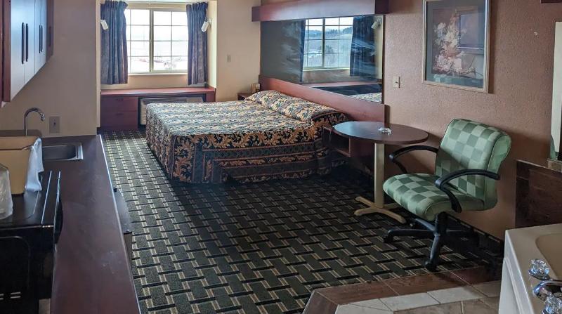 St Clair Inn and Suites - photo 5