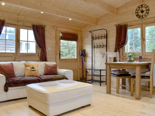 Brook Cottage Uk12643