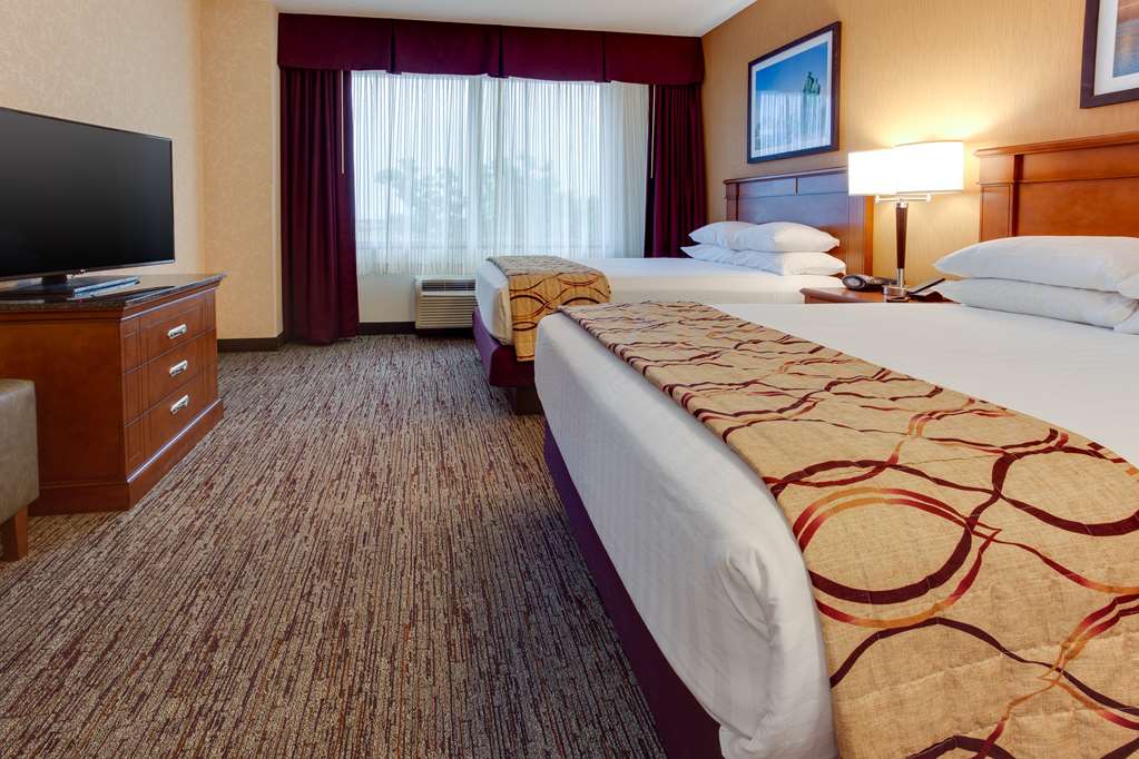Drury Inn & Suites West Des Moines - photo 16